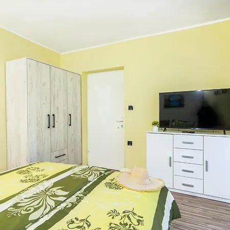 Rudi Apartment *
